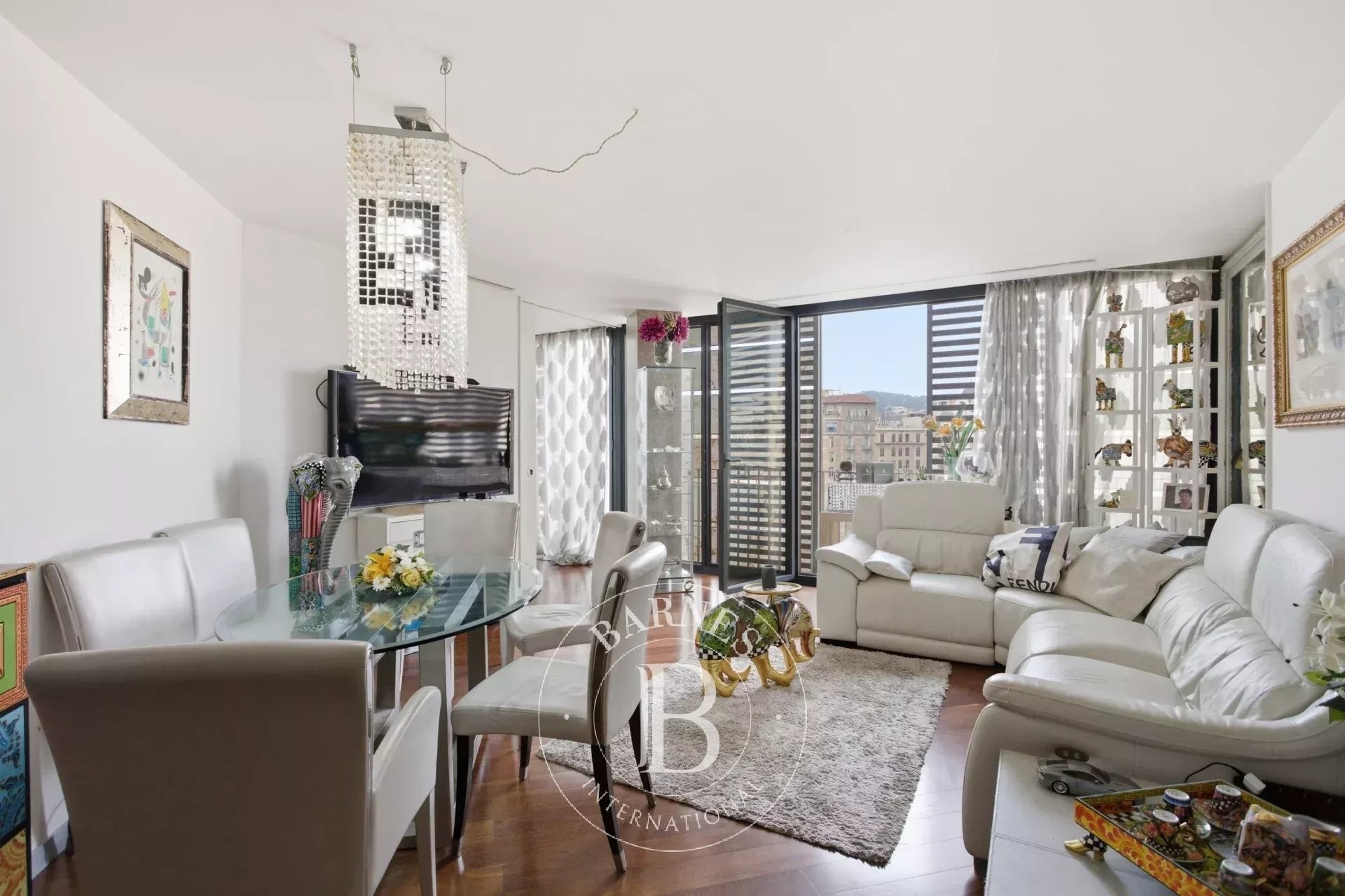 Eixample Dreta'da Köşe Dairesi - Passeig de Gràcia Manzarası - Barcelona